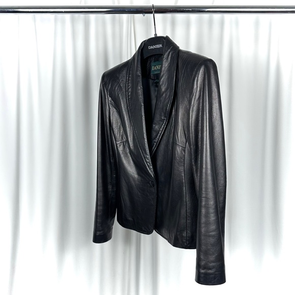 Vintage 1990’s Danier Leather Short Blazer in Soft Black Lambskin - S/M - Picture 4 of 11